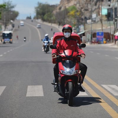 CẦN NGƯỜI CHẠY GIAO HÀNG- LƯƠNG THEO TUẦN