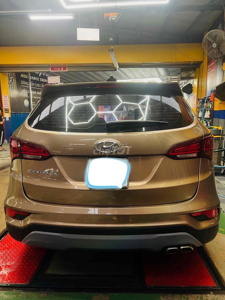 Hyundai Santa Fe 2017 2.4 AT 4 WD - 79000 km. Mua bán Ô tô tại Thành phố Thủ Đức Tp Hồ Chí Minh được đăng bởi THUONG TRAN hình 11