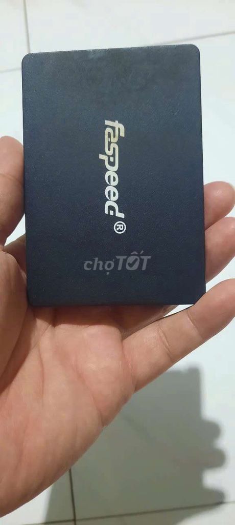 Ổ cứng ssd sức khỏe tốt, có sẵn win 10 dùng tốt