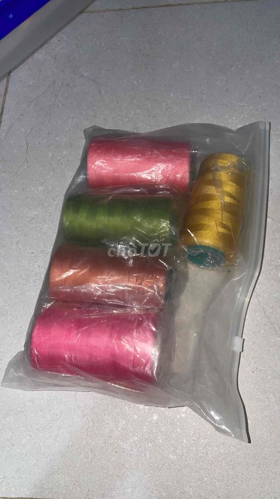 Đồ may Chỉ, hạt cườm Nhiều màu. Mua bán Phụ kiện thời trang khác tại Thành phố Dĩ An Bình Dương được đăng bởi Phạm Chi hình 1