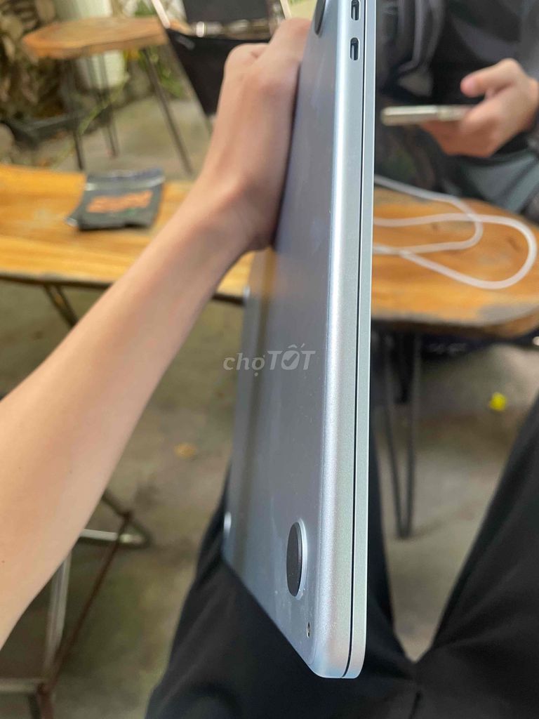 Apple MacBook Air M4 Bạc Hỏng. Mua bán Laptop tại Quận Bình Thạnh Tp Hồ Chí Minh được đăng bởi Đồng Thái Anh hình 1