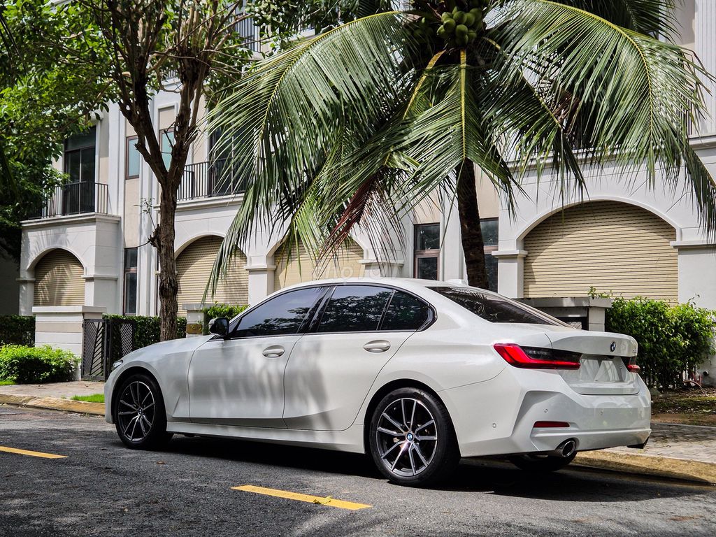 BMW 320i Sportline 2024 модельного года 26 000 миль
