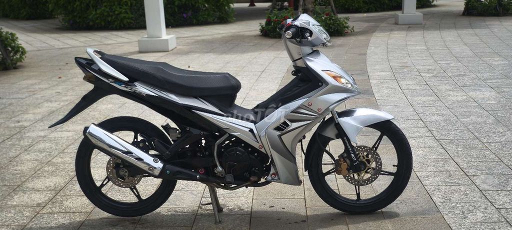 Yamaha Exciter, серебристый, госномер 92, от владельца