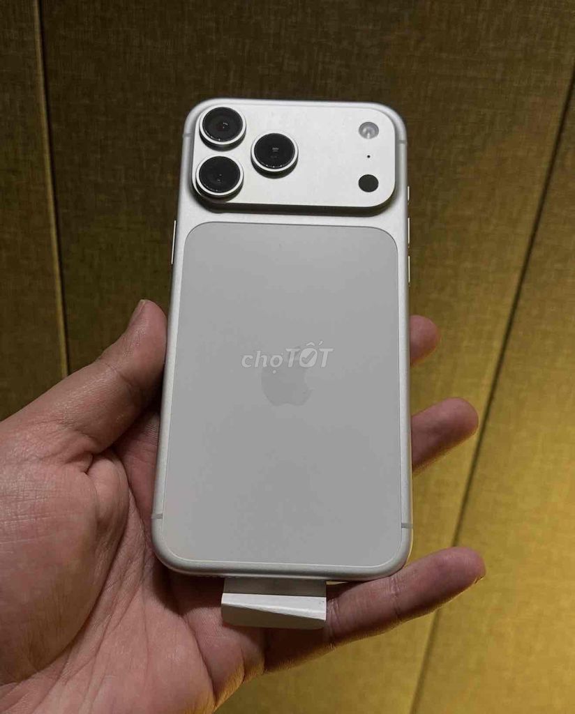 Apple iPhone 17 Pro Max 256GB Bạc. Mua bán Điện thoại tại Quận Tây Hồ Hà Nội được đăng bởi h hình 1