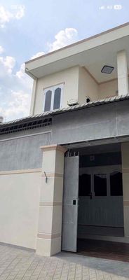 Cho thuê nhà 10 triệu 4 pn 2 tolett đường xe hơi
