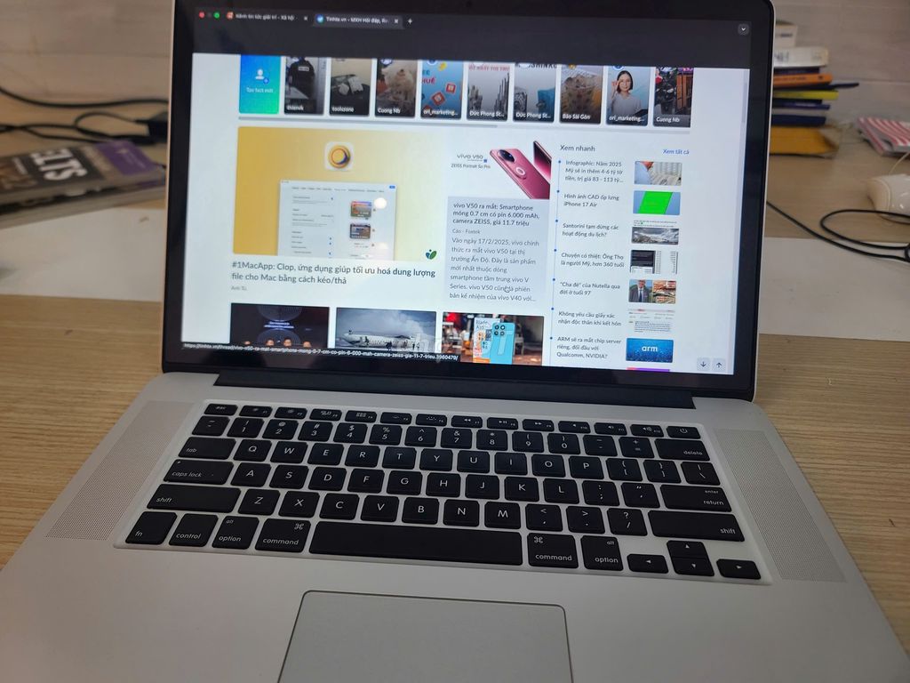 Macbook Pro Mid 2015 15 inch I7 512GB Ram 16GB