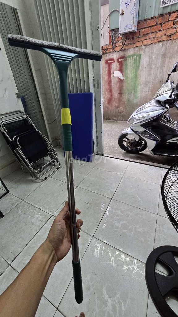 Cây lau kính Inox Nhựa Xanh Bạc. Mua bán Thiết bị vệ sinh, nhà tắm tại Quận Bình Thạnh Tp Hồ Chí Minh được đăng bởi TS Shop hình 1