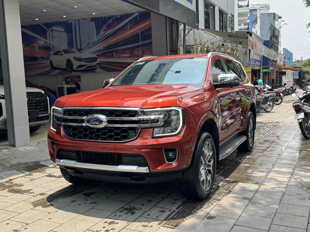 CẦN BÁN FORD EVEREST TITANMIUM 4x2 MODEL 2023. Mua bán Ô tô tại Quận Bắc Từ Liêm Hà Nội được đăng bởi Mr PHÁT THÁI HÀ AUTO hình 2