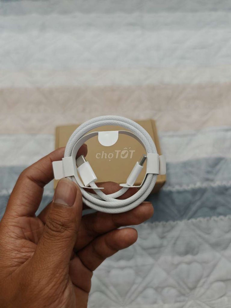 Cáp sạc Apple chính hãng 1m. Mua bán Phụ kiện (Màn hình, Chuột...) tại Thành phố Thuận An Bình Dương được đăng bởi Phụ kiện NaVy hình 1