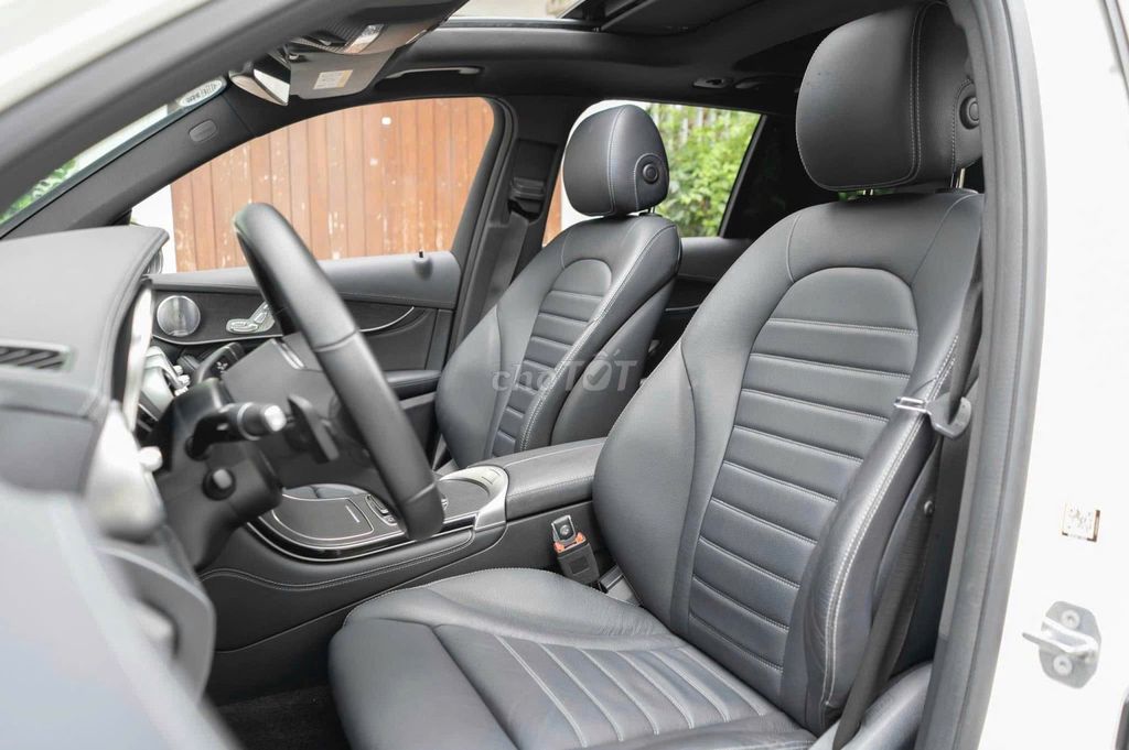 Mercedes Benz GLC300 4Matic 2021. Mua bán Ô tô tại Thành phố Thủ Đức Tp Hồ Chí Minh được đăng bởi HB AUTO  hình 3