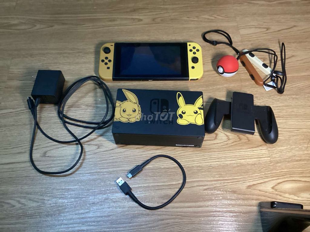 Nintendo Switch V1 Vàng Pokémon Lets Go!. Mua bán Thiết bị chơi game tại Quận 1 Tp Hồ Chí Minh được đăng bởi nguyen vy khanh hình 1