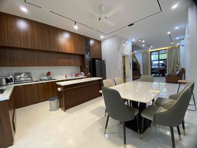 Cho thuê nhà có thang máy khu An Bình Tân, Nam Nha Trang • Gồm 4 phòng