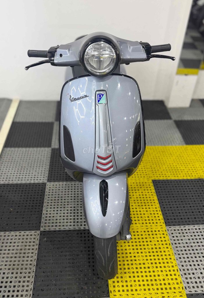 Piaggio Vespa Primavera 2015, тихий мотор, номер Сайгона