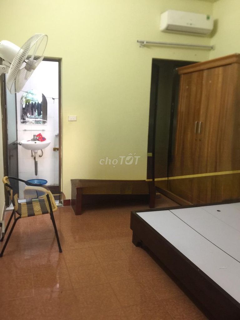 Cho thuê phòng trọ 20m2 đủ đồ, Hai Bà Trưng, Hà Nội