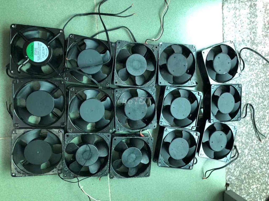 Quạt hút 12x12x4cm  đang sử dụng bình thường. Mua bán Quạt tại Quận 10 Tp Hồ Chí Minh được đăng bởi Vũ Tâm hình 1