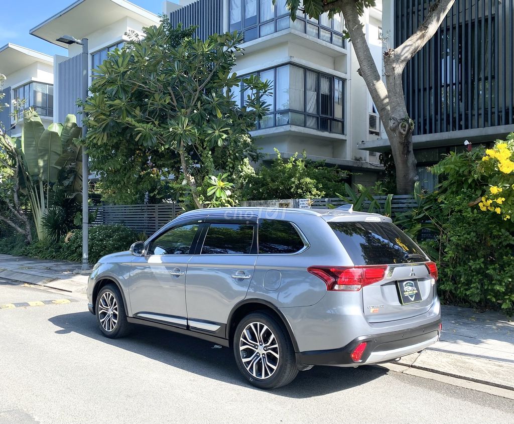 Mitsubishi Outlander 2019 2.0 CVT Premium - 1 chủ. Mua bán Ô tô tại Thành phố Thủ Đức Tp Hồ Chí Minh được đăng bởi HƯNG PHÁT AUTO hình 5