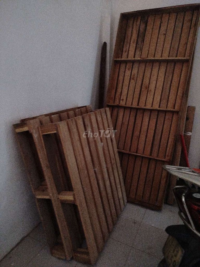 Pallet gỗ thịt 1.6x2.0m Nâu. Mua bán Giường, chăn ga gối nệm tại Quận Đống Đa Hà Nội được đăng bởi Hoàng minh hình 1