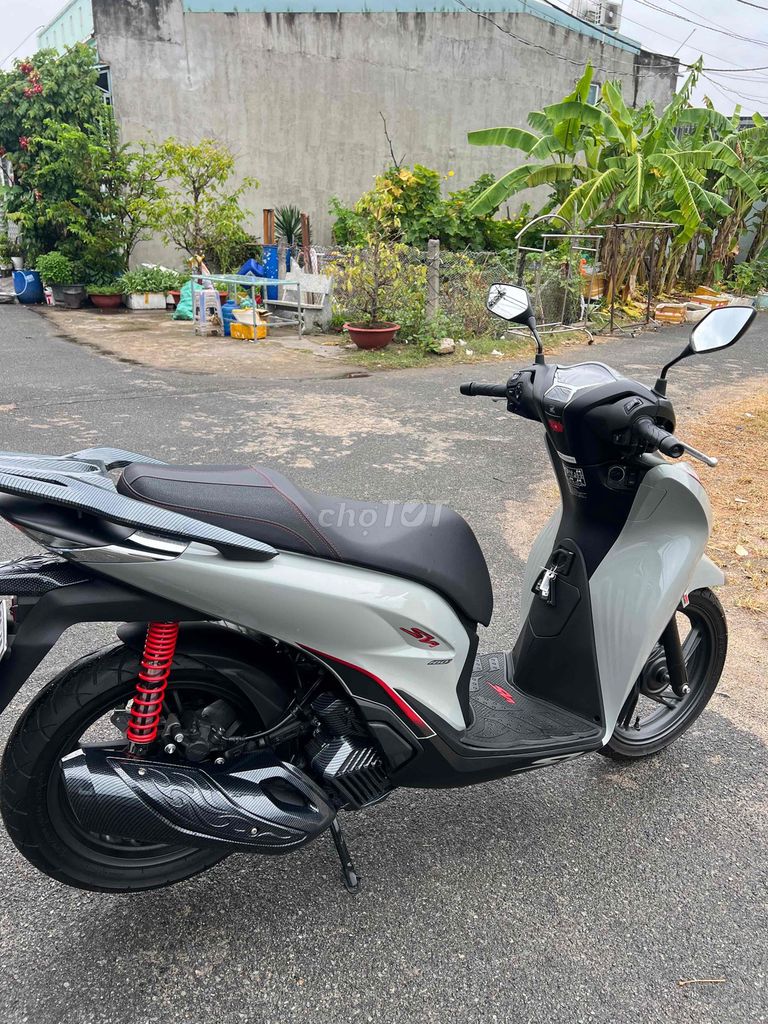 Honda SH 125 2025 особая версия серый цемент