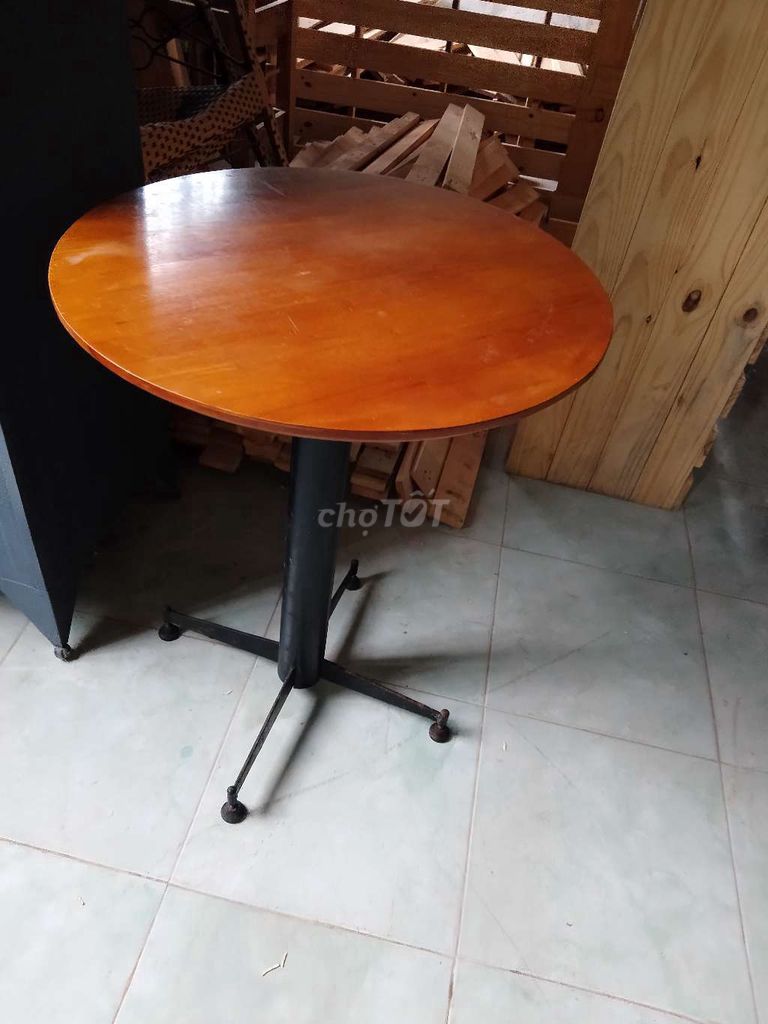 Bộ bàn ghế gỗ gấp gọn màu Nâu. Mua bán Bàn ghế tại Quận Bình Thuỷ Cần Thơ được đăng bởi Truong Anh Tuan hình 1
