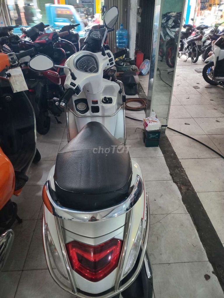 Yamaha Grande màu Trắng. Mua bán Xe máy tại Quận Bình Tân Tp Hồ Chí Minh được đăng bởi Cường phát  hình 6