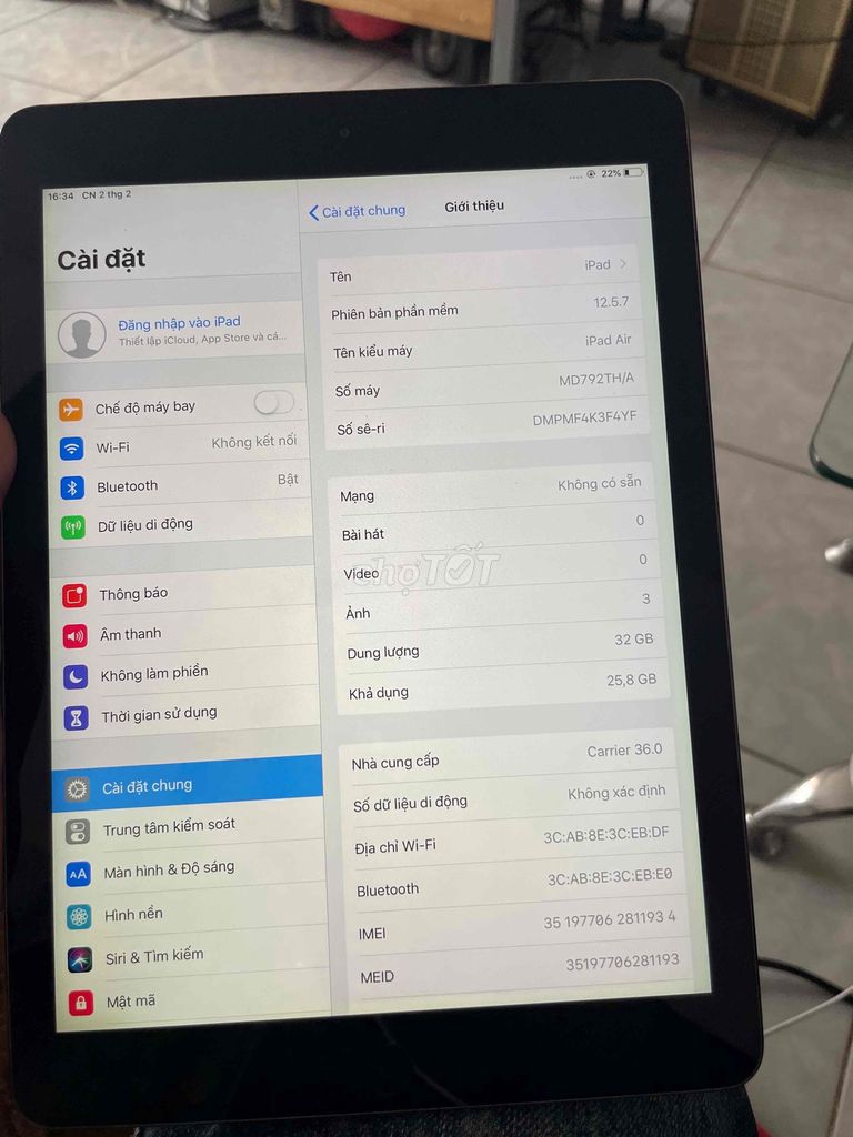 bán ipad E. cho bố mẹ nào con mua cho bé xem phim