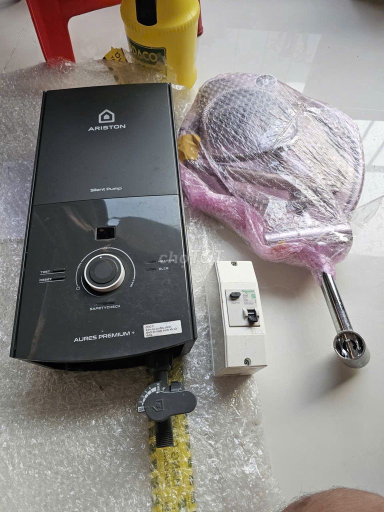 [THANH LÝ] Cặp đôi máy nước nóng trực tiếp ARISTON. Mua bán Nội thất, đồ gia dụng khác tại Quận Cẩm Lệ Đà Nẵng được đăng bởi Nguyễn Văn Thành hình 1