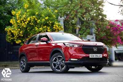 Honda HRV 2023 lướt hỗ trợ bank 70% bao rút gốc