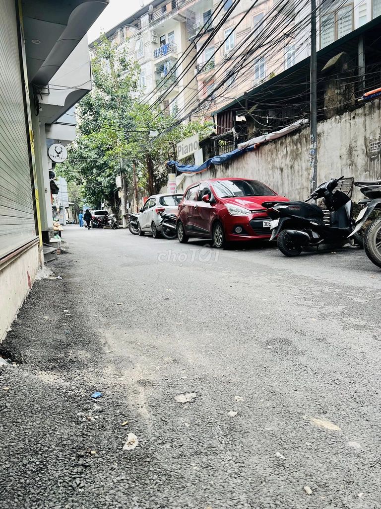 Cần bán nhà phố Dịch Vọng Hậu - Xuân Thủy, ngõ ô tô, 54m2 dưới 10 tỉ
