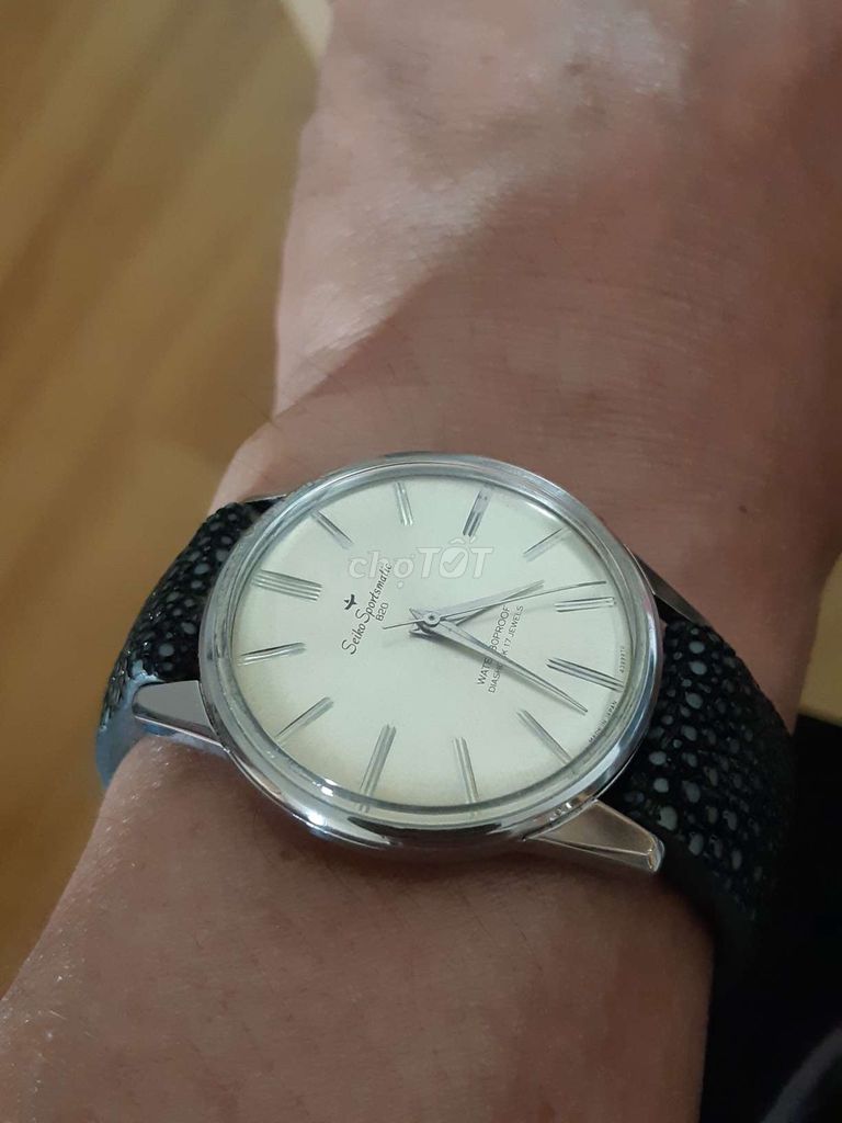 Đồng hồ cơ automatic