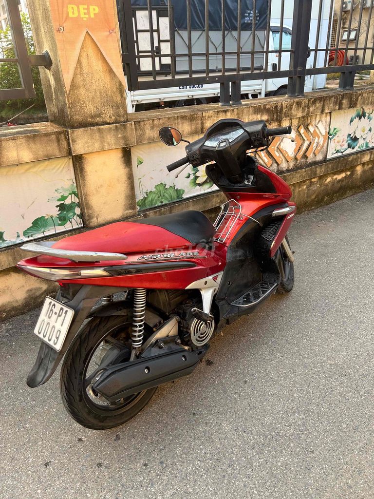 Honda Air Blade 2025 красный