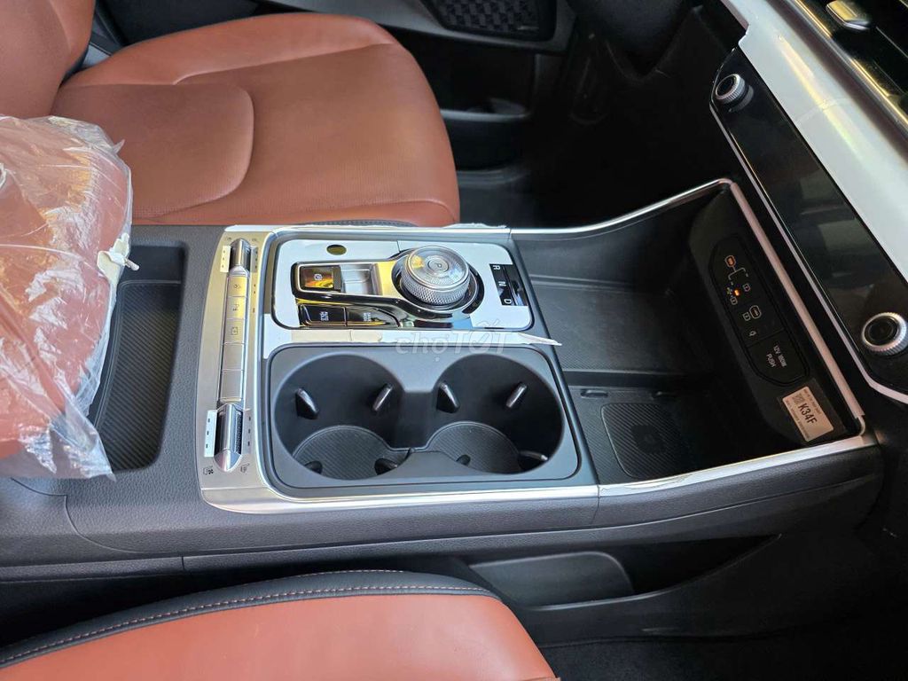 Kia Carnival 2024 Signature 2.2D,màu đỏ,26.000 km. Mua bán Ô tô tại Quận Bình Tân Tp Hồ Chí Minh được đăng bởi Son Do hình 8