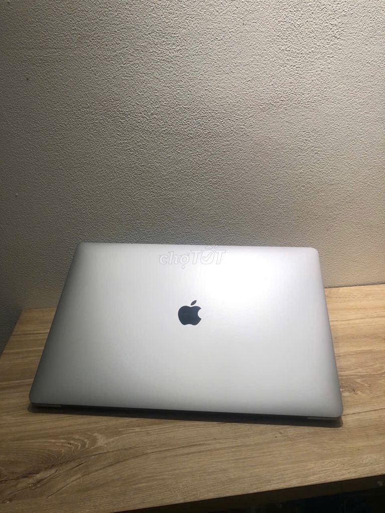 MACBOOK PRO 15