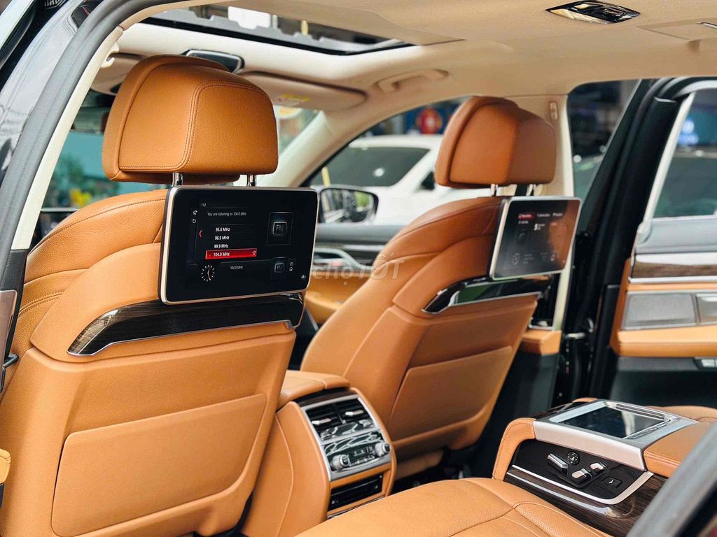 BMW 740Li Up Full M-Sport Model 2020. Mua bán Ô tô tại Quận 8 Tp Hồ Chí Minh được đăng bởi Hồng Phúc hình 19