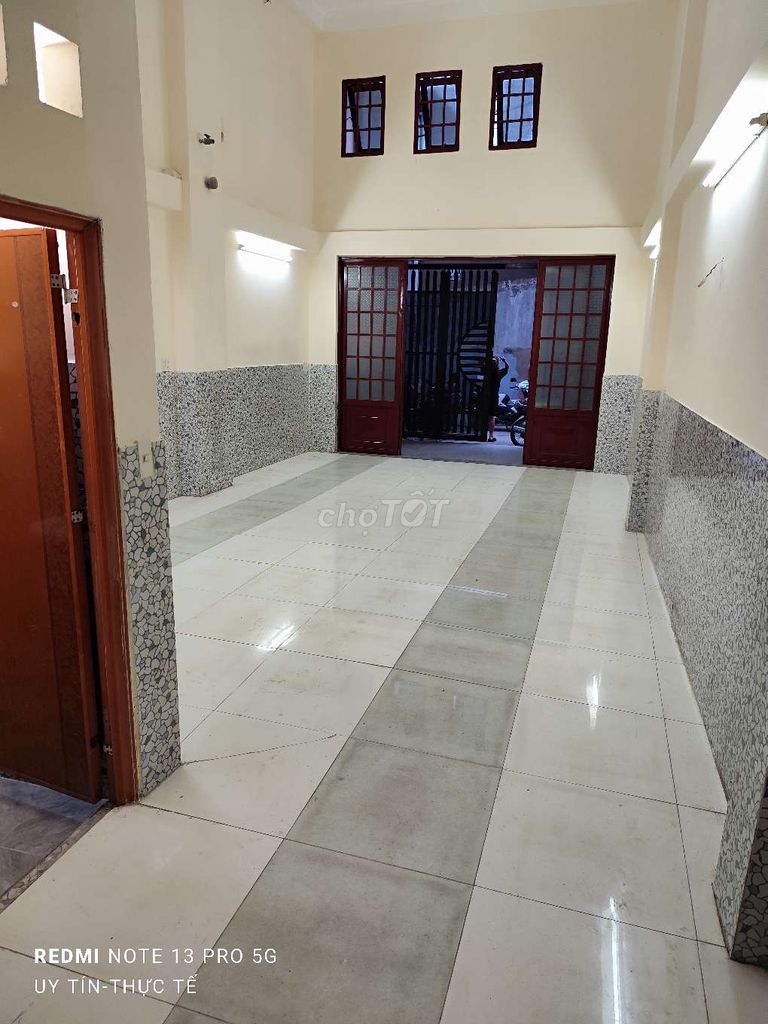 200m2 rộng rãi trệt 1 lầu 2pn 3wc sân thượng, sân sau có bếp thoáng