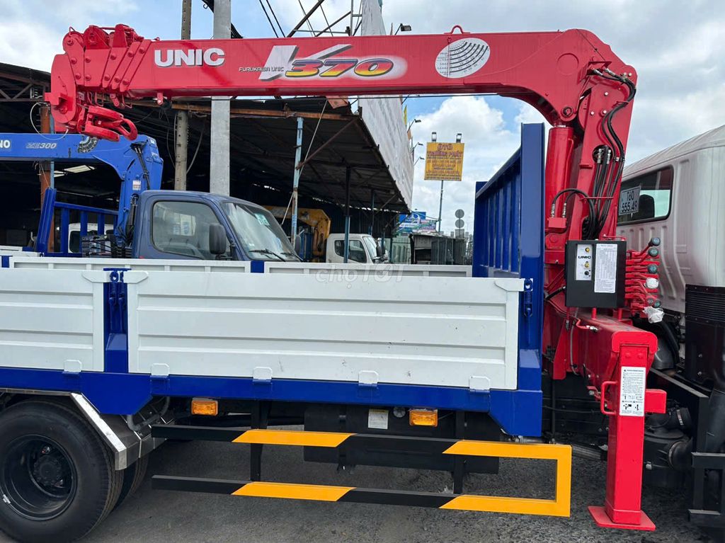 Bán Hino 2.4 Tấn chạy vào Tp  thùng 4.5m và 5.6m. Mua bán Xe tải, xe ben tại Quận 12 Tp Hồ Chí Minh được đăng bởi Mr Thành hình 6