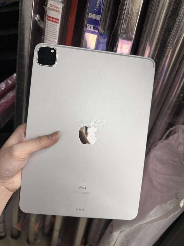 Apple iPad Pro 2020 128GB Xám. Mua bán Máy tính bảng tại Quận Cầu Giấy Hà Nội được đăng bởi Trần Kiều Trinh hình 1