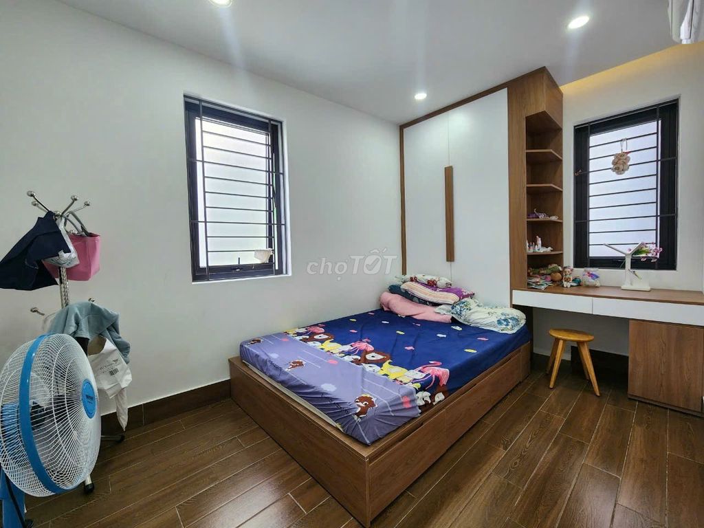 Bán nhà 3 tầng Phan Thanh, 60m2, đường ô tô, Gần ĐH Duy Tân,Chỉ 4.xtỷ.