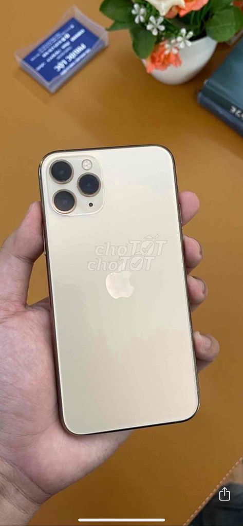 cần bán lại iPhone 11 pro 64GB QT zin pin 90% mới