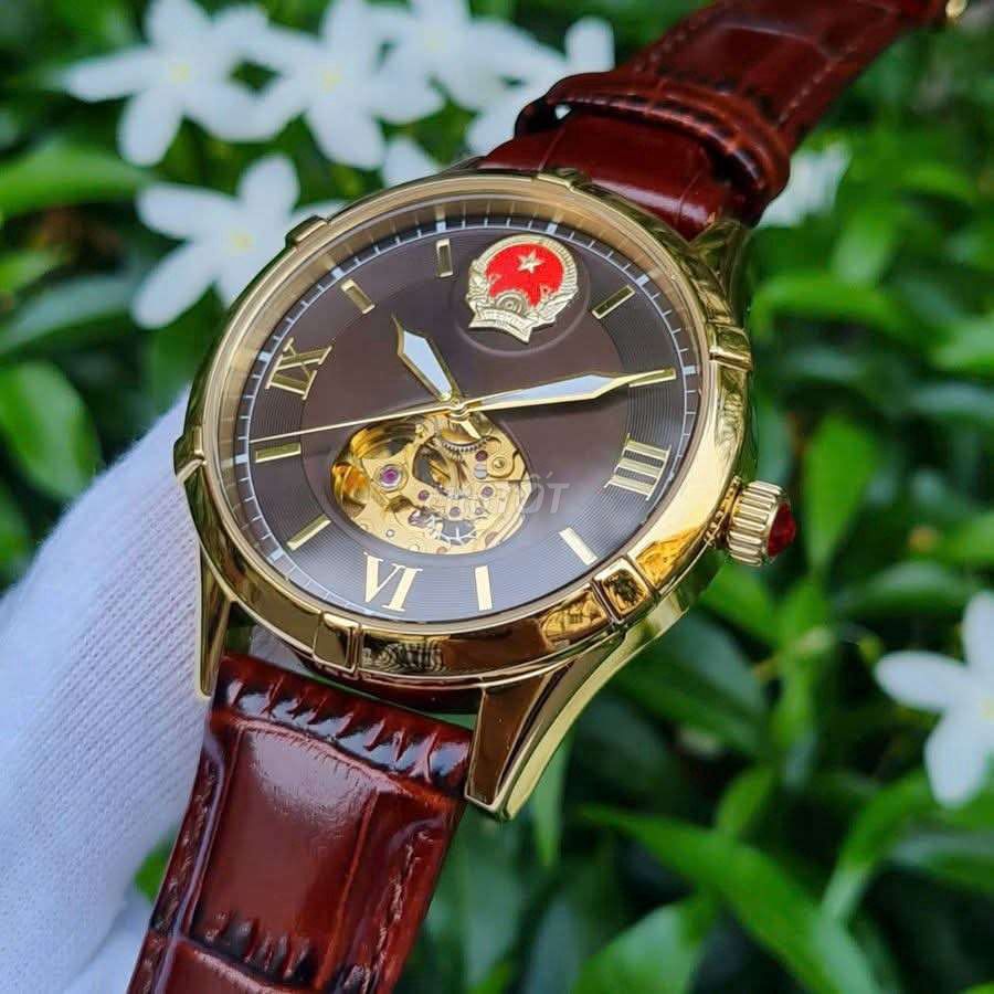 Đồng hồ đeo tay Q.Huy Nam Kim loại Dây da. Mua bán Thiết bị đeo thông minh tại Quận Nam Từ Liêm Hà Nội được đăng bởi Kiennd87 Luu hình 1