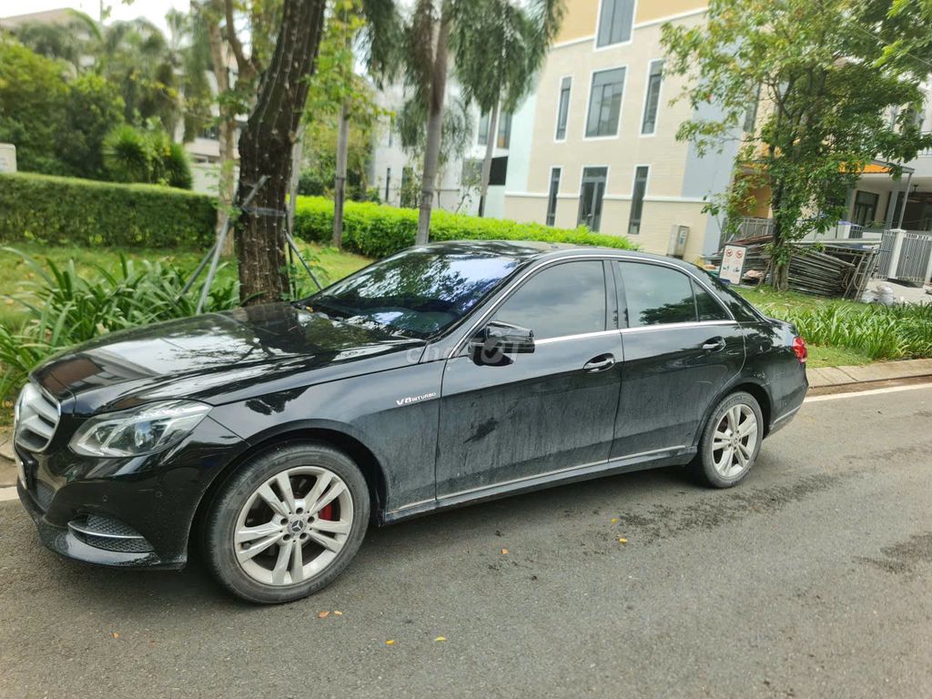 Мерседес E250 2014 черный 108 тыс. км