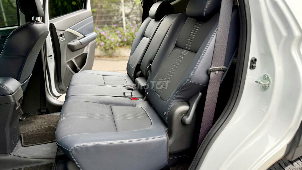 Mitsubishi Xpander Cross 2025  - 2105 km màu Trắng. Mua bán Ô tô tại Quận Tân Bình Tp Hồ Chí Minh được đăng bởi MITSUBISHI TRƯỜNG CHINH đại lý chính hãng hình 9