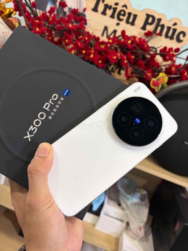 Vivo X300 Pro 5G fullbox 256GB Trắng lướt 14l sạc. Mua bán Điện thoại tại Quận Bình Tân Tp Hồ Chí Minh được đăng bởi Triệu Phúc hình 1