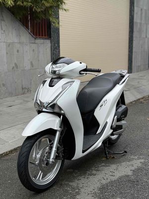 🌈 SH125 cbs 2018 Trắng—Xe Đẹp/Chính Chủ. Mua bán Xe máy tại Thành phố Biên Hòa Đồng Nai được đăng bởi Phong
