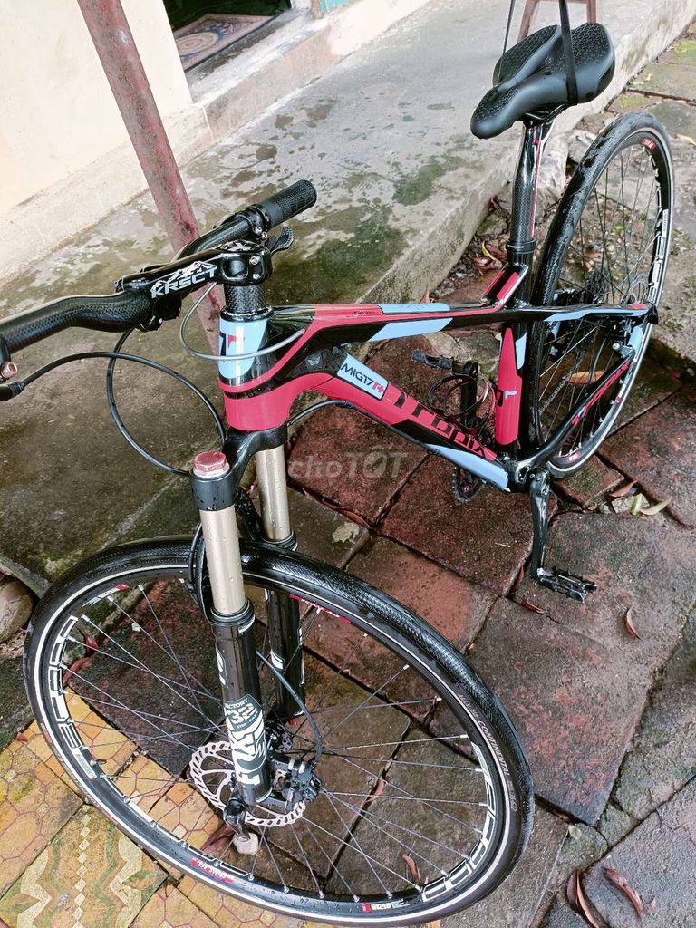 Xe mtb carbon pháp 38tr cần bán 13tr5