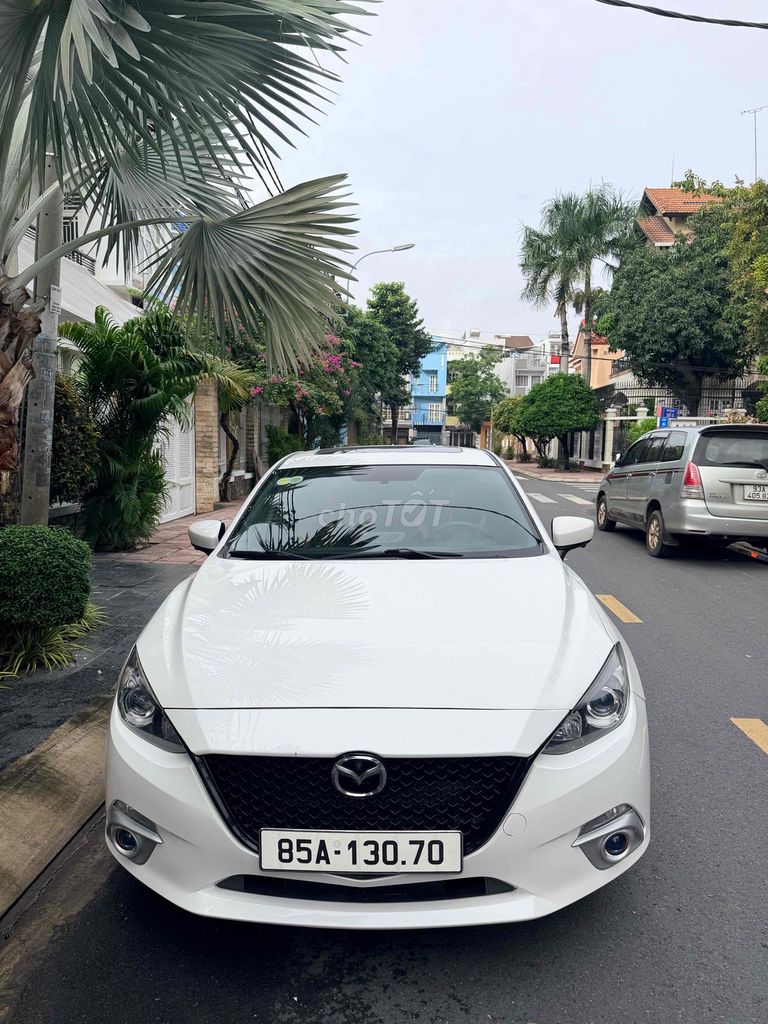 Mazda Mazda 3 белый 5 мест бензин