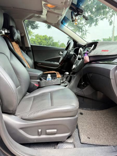 Santafe full 2015 odo 9v km chuẩn. Mua bán Ô tô tại Quận Long Biên Hà Nội được đăng bởi Vũ Việt Hoàng hình 5