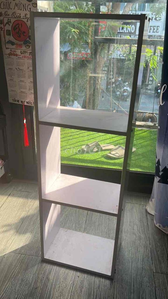 Kệ sách gỗ 3 tầng 30x100 cm. Mua bán Tủ, kệ gia đình tại Quận 1 Tp Hồ Chí Minh được đăng bởi Nhung hình 1