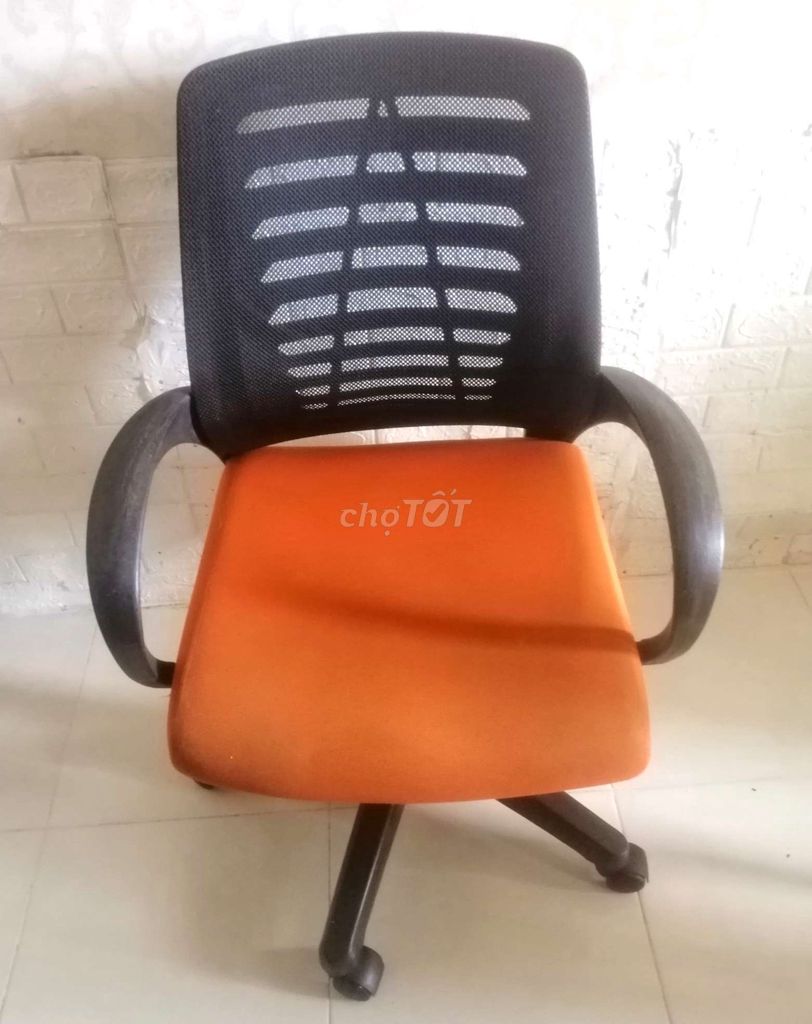 Ghế văn phòng Lưng lưới khung nhựa Việt Nam. Mua bán Đồ dùng văn phòng tại Quận Cái Răng Cần Thơ được đăng bởi TiNy Elva hình 1
