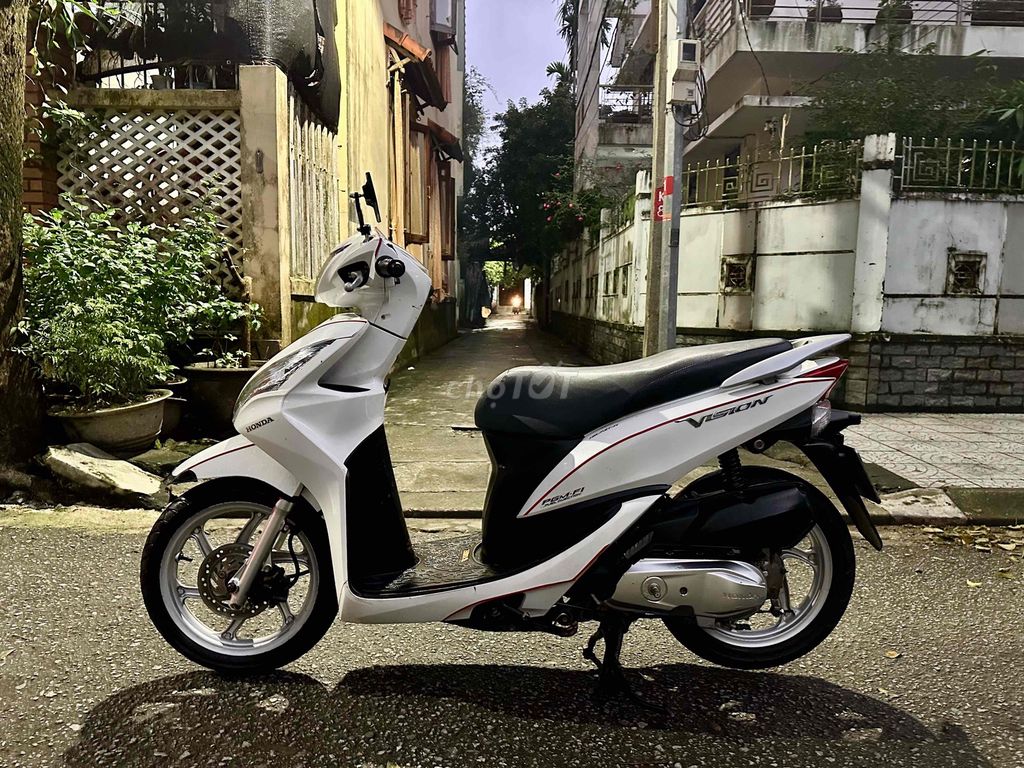 Vision 2014 xe đẹp máy êm 14tr500 ***. Mua bán Xe máy tại Thành phố Huế Thừa Thiên Huế được đăng bởi Xe Máy Trường An Phát hình 3
