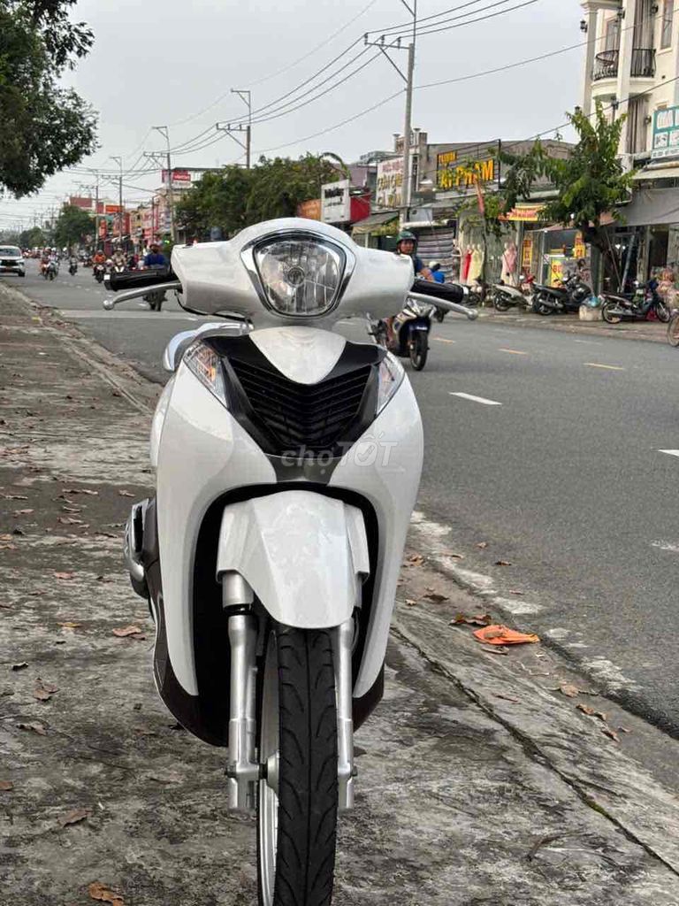 cần bán sh moder. Mua bán Xe máy tại Thị xã Bến Cát Bình Dương được đăng bởi xe máy trả góp tín nghĩa  hình 1